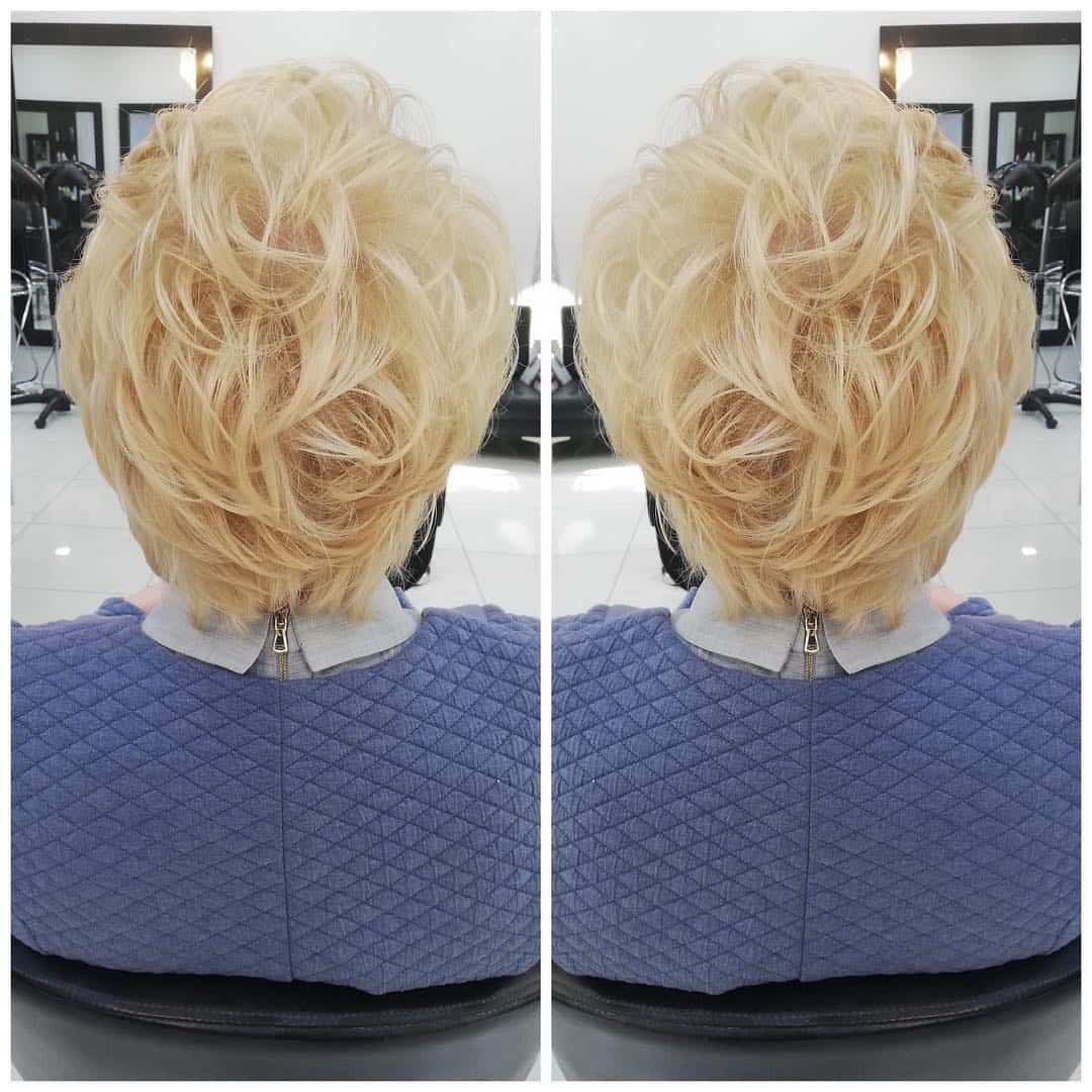 „Czysty” piękny blond idealnie komponuje się z krótkimi włosami, które można stylizować na różne sposoby uzyskując wspaniałe efekty wyk. Kinga  
Zapraszamy do zapisów ! 536900366
